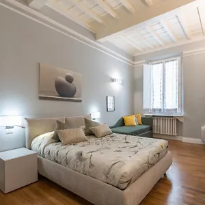 https://firenze-rentals-deluxe-corso-5.it-tuscanyhotel.com